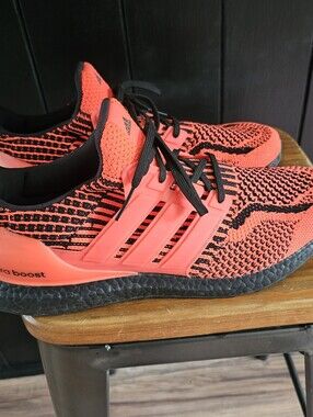 adidas Ultra Boost 5.0 DNA SOLAR RED